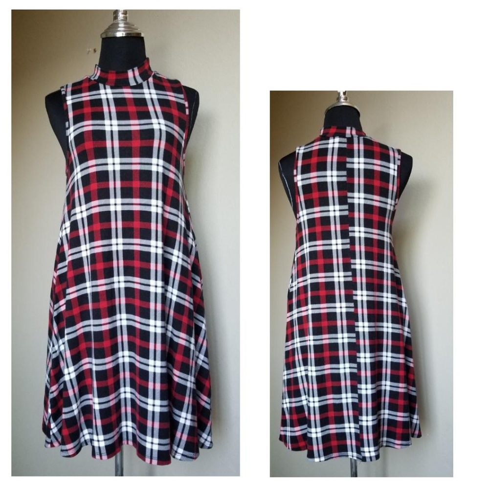 Sleeveless‎ plaid dress